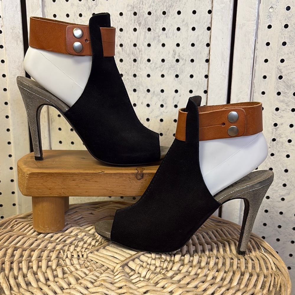 Pedro Garcia leather